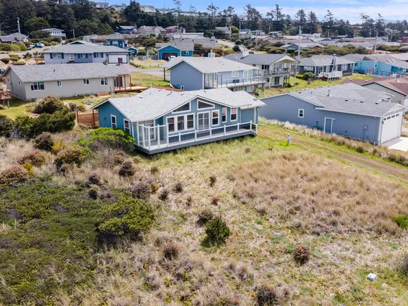 2413 NW Oceania Dr, Waldport, OR 97394