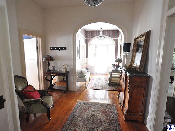 5th image of 403 W Main St