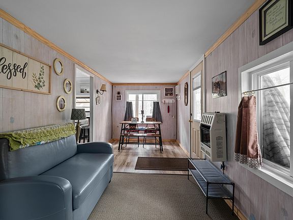 4th image of 129 Brookside Cir