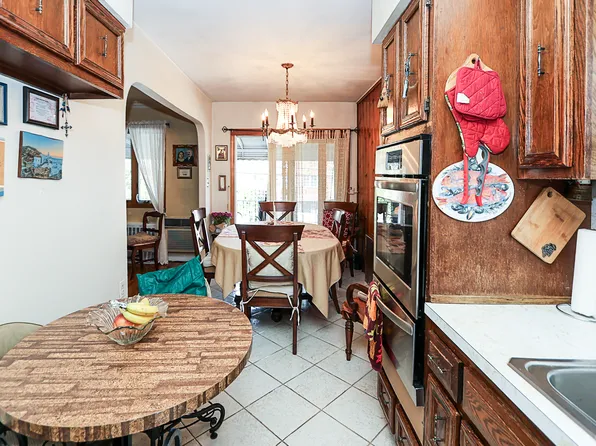 20-37 37th Street image 13 of 24