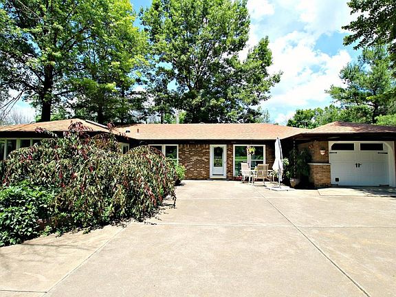 3rd image of 300 Keeling Ln