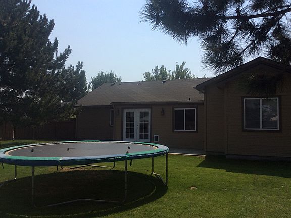 3rd image of 7664 Cedarbrook Dr