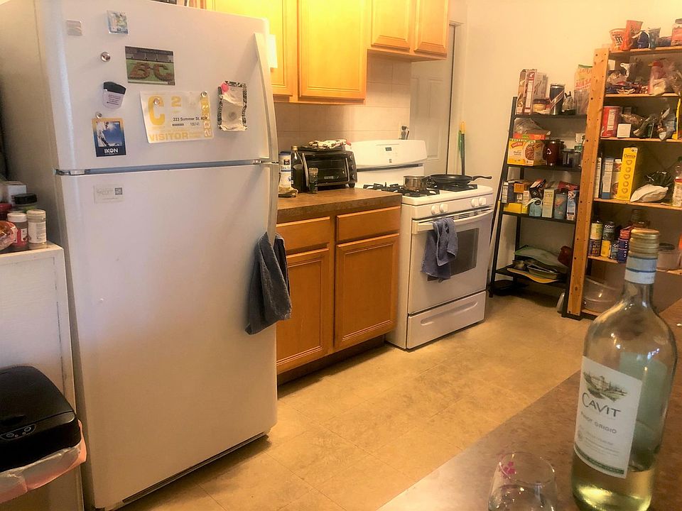 1st image of 223 Summer St APT 3R