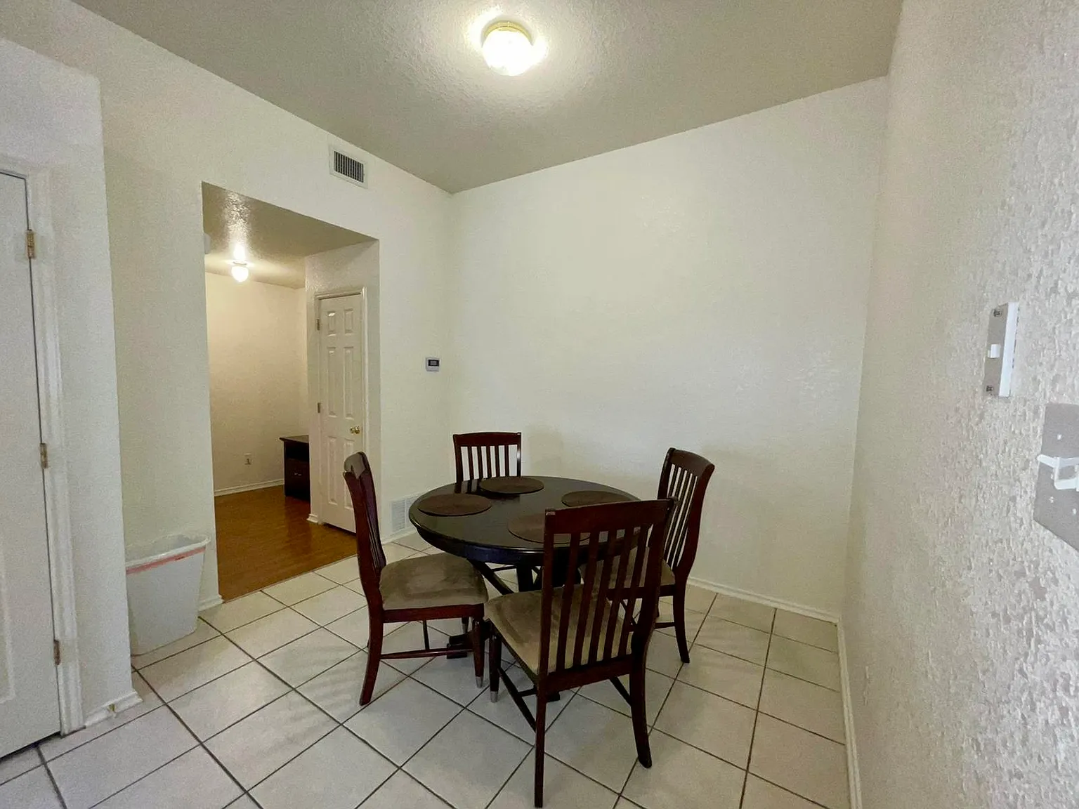 3 bed, 1200 sqft, $1,499 — Photo 4