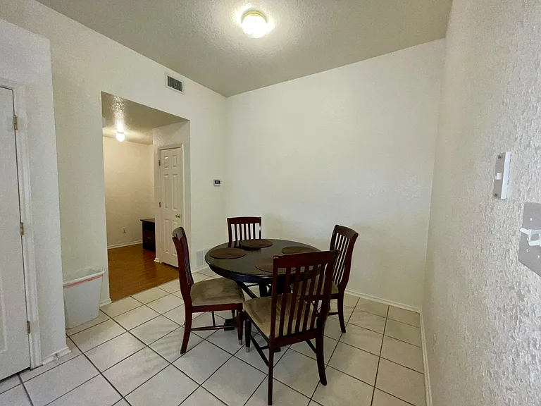4302 Alleeta Dr — Photo 4