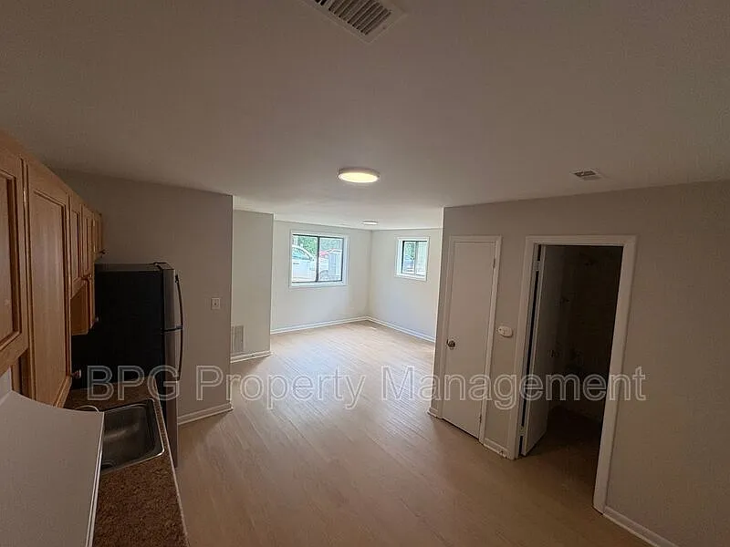 Building Photo - 139 Green St #1