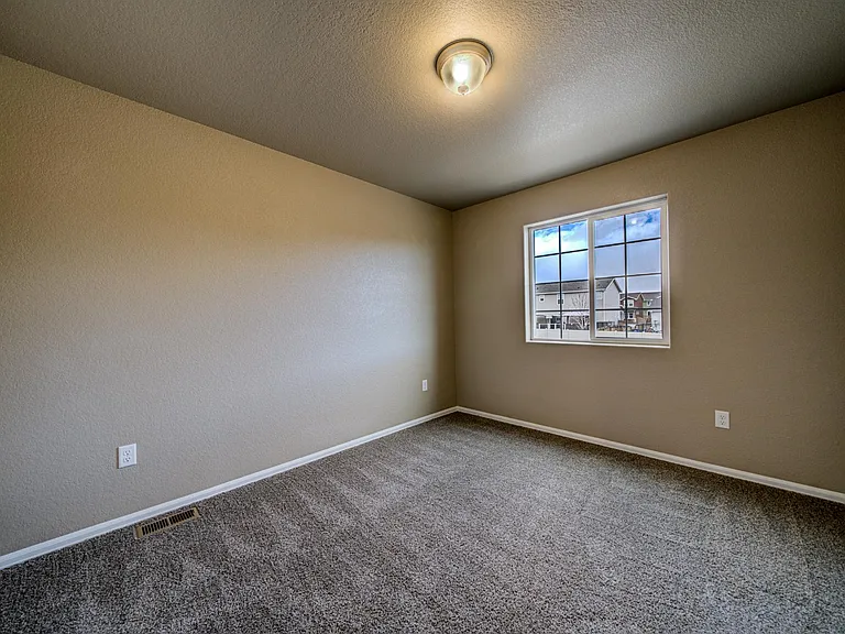 7685 Forest Meadows Ave — Photo 27