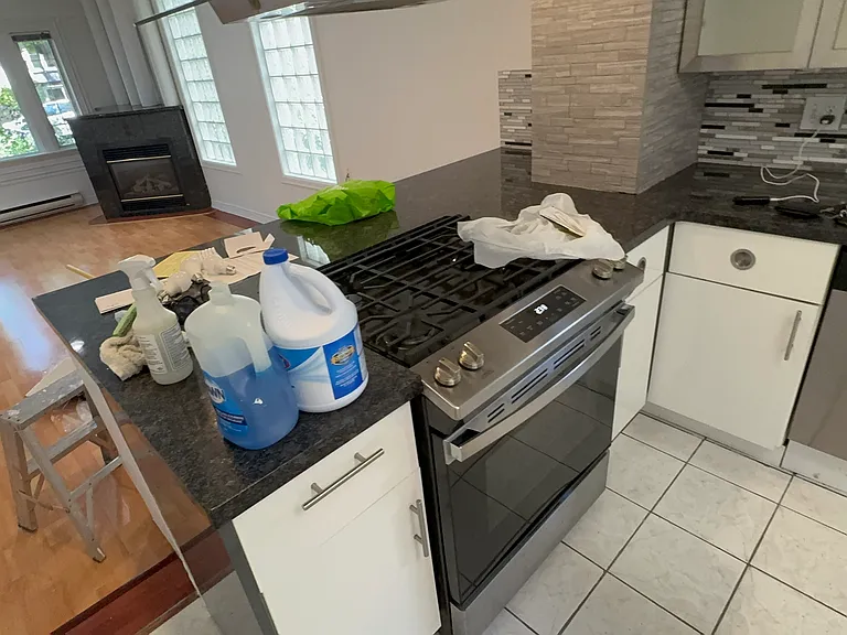 870 W 19th Ave #12 — Photo 17