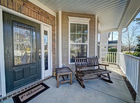 3rd image of 335 Windy Pine Dr