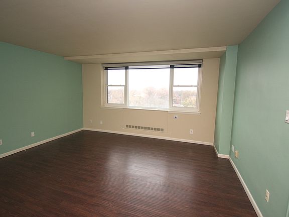 3rd image of 1620 E Broad St #801