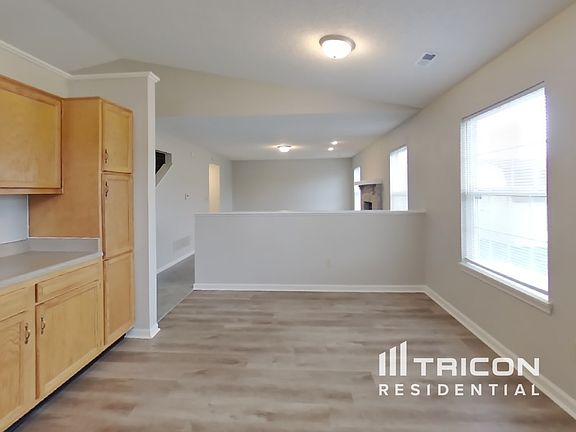 5th image of 302 Brixton Woods East Dr
