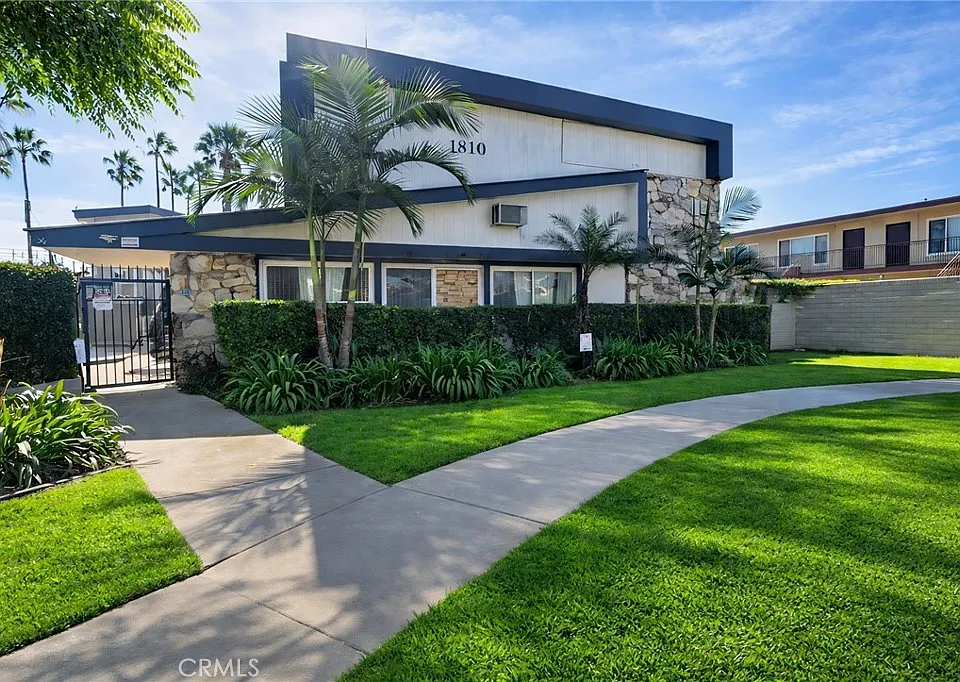 1810 W Sallie Ln #8