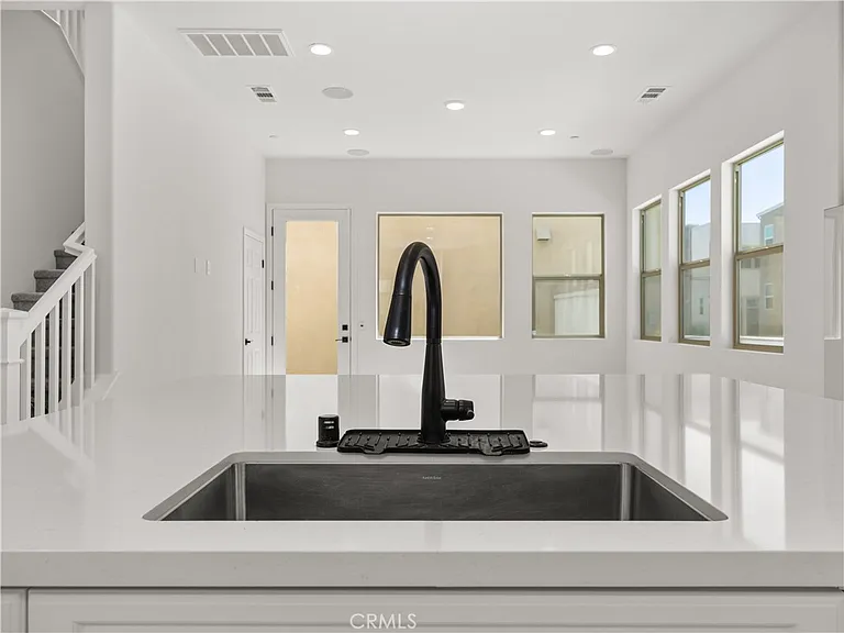 27448 Pioneer Ct — Photo 18