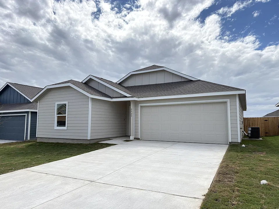 2925 Wolf Ridge Ln