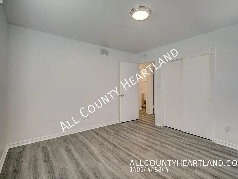 817 Stahl Dr — Photo 10