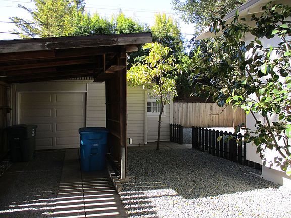 3rd image of 1049 El Camino Real