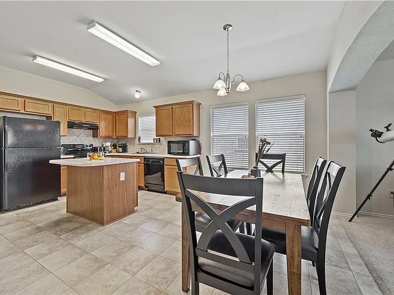 6512 Cold Water Dr — Photo 2