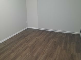 140 Main St W #1002, Hamilton, ON L8P 0B8