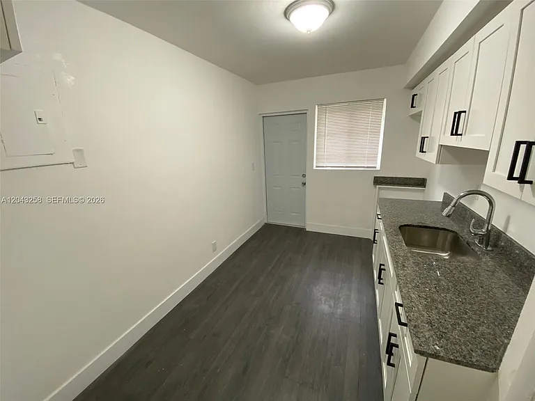 1842 Madison St #3 — Photo 6