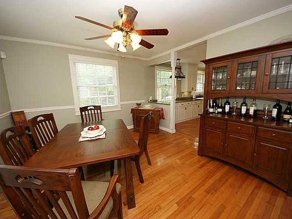 2nd image of 4712 Park Pl E