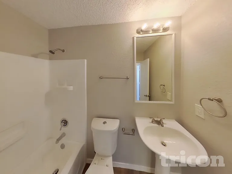 1708 Vineridge Ln — Photo 14