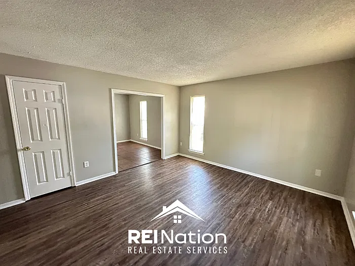 3 bed, 2.0 bath, 1124 sqft, $1,625 — Photo 3