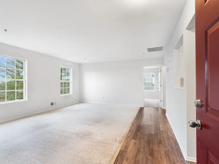 701 Tallwood Ln — Photo 18