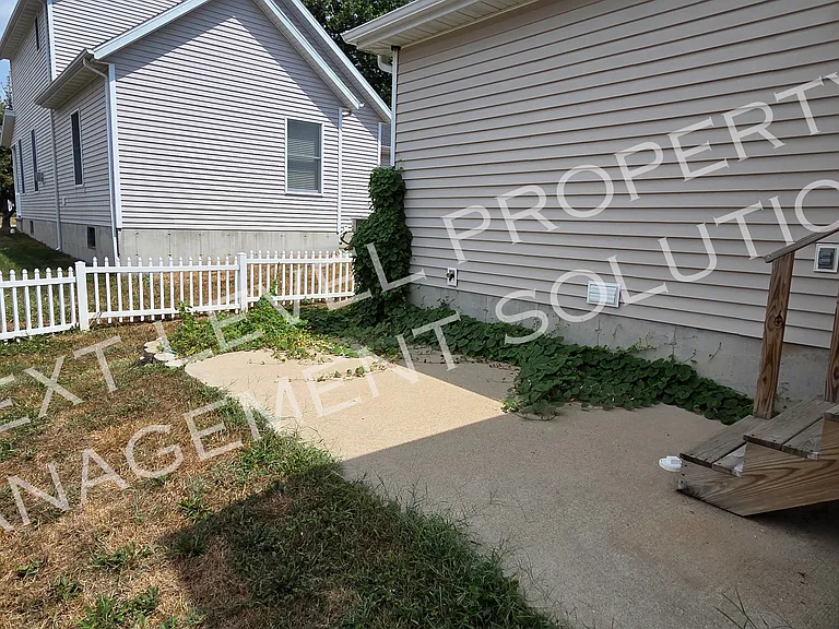 613 E Kimberly — Photo 32