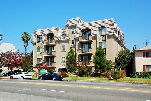 3rd image of 2810 S Sepulveda Blvd APT 204