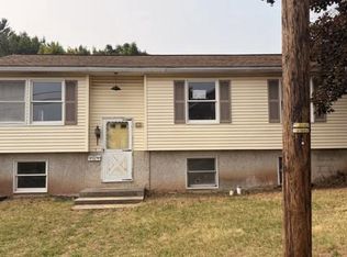 25 W 8th St, Red Hill, PA 18076