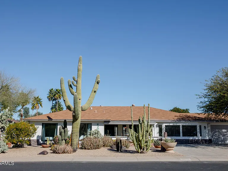 6302 E Winchcomb Dr — Photo 5