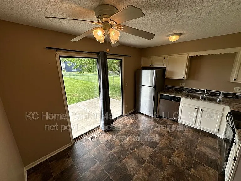 413 Lee Dr — Photo 5