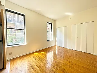 Rented by HOLTON REAL ESTATE INC.