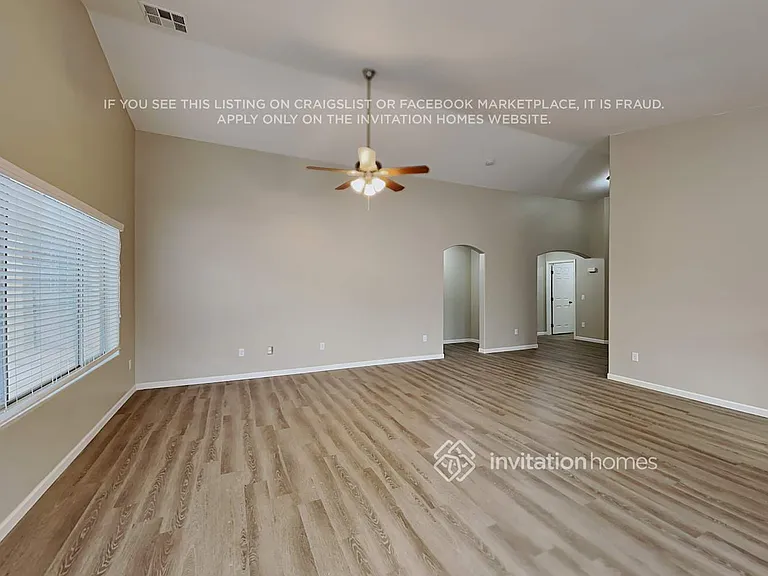 11258 W Locust Ln — Photo 3