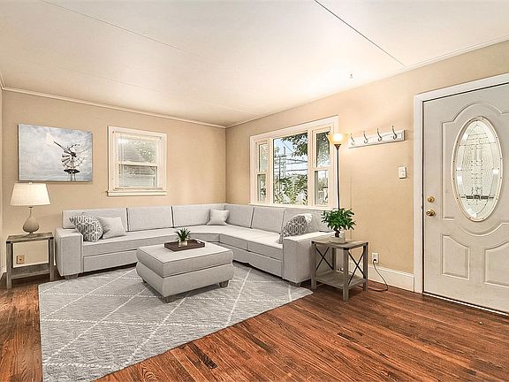 4th image of 731 Marine Ave
