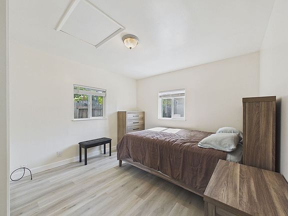 3rd image of 3618 Macarthur Blvd