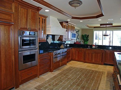 First Class Kitchen w/Butler Pantry