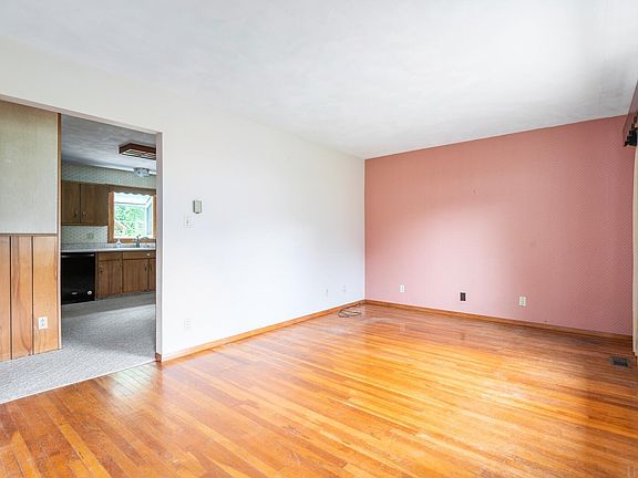 4th image of 1111 W Perkins St