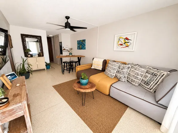 (undisclosed Address), Carolina, PR 00979
