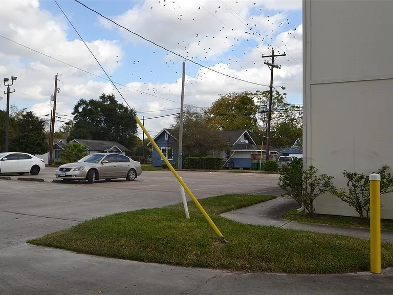 304 Dell Ct #6 — Photo 31