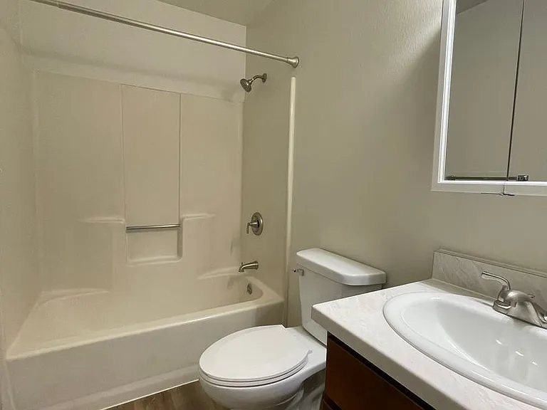 519 S Silverwood Ln #F — Photo 7