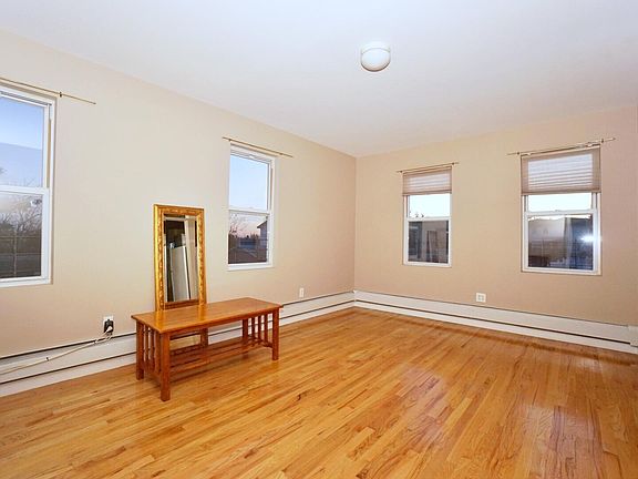 4th image of 28 Windom Ave #2A