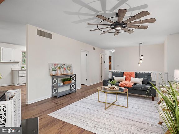 4th image of 313 William Way