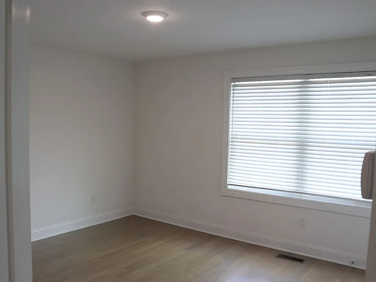 39 Glenwood Ave — Photo 19