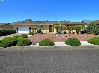 1085 NE 7th Dr, Newport, OR