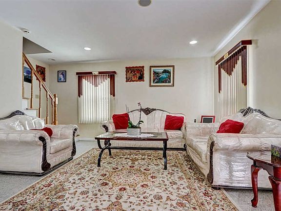 4th image of 615 Terrace Blvd