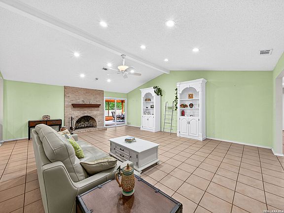 3rd image of 14306 SHADOW OAKS LN