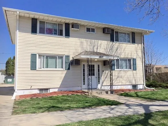 1207-4 1/2 St NW #2