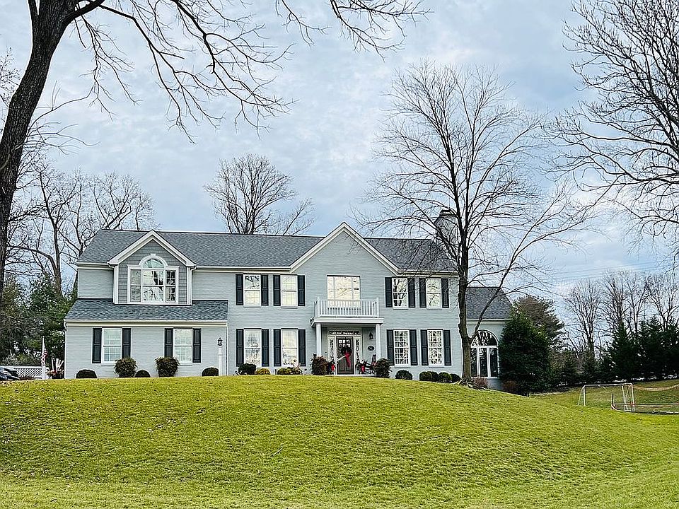 1st image of 115 Riverbreeze Pl