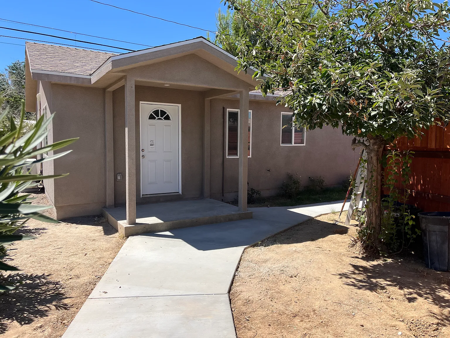2 bed, 730 sqft, $1,900 — Photo 1
